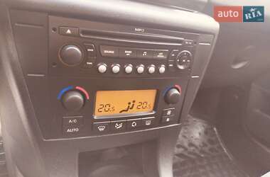 Хэтчбек Citroen C4 2009 в 