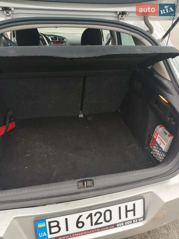 Хэтчбек Citroen C4 2011 в Пирятине