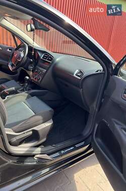 Хэтчбек Citroen C4 2012 в 