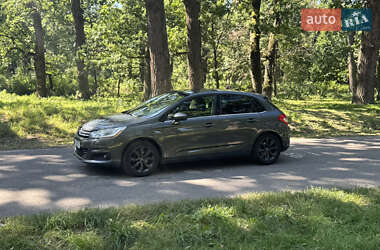 Хэтчбек Citroen C4 2012 в 