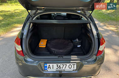 Хэтчбек Citroen C4 2012 в 