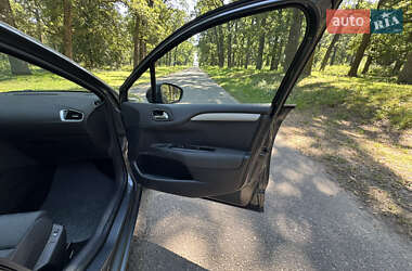 Хэтчбек Citroen C4 2012 в 