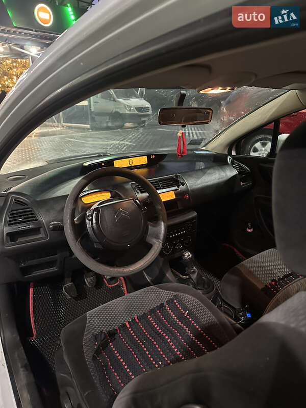 Купе Citroen C4 2008 в Хотине