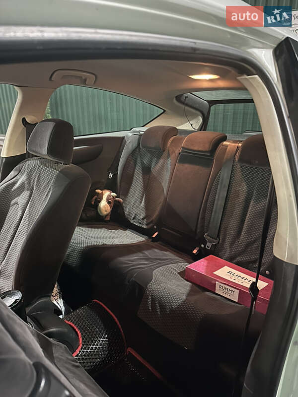 Купе Citroen C4 2008 в Хотине