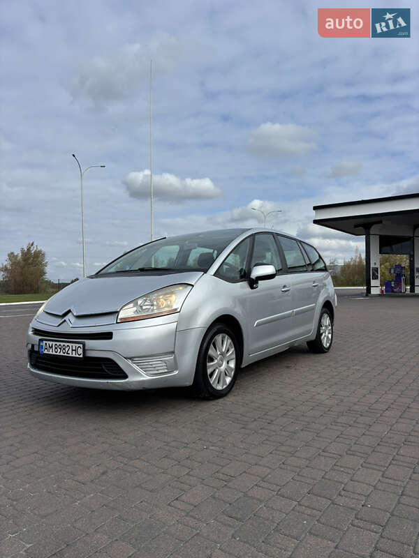 Хэтчбек Citroen C4 2009 в 