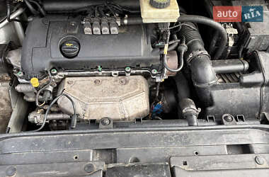 Хэтчбек Citroen C4 2009 в 
