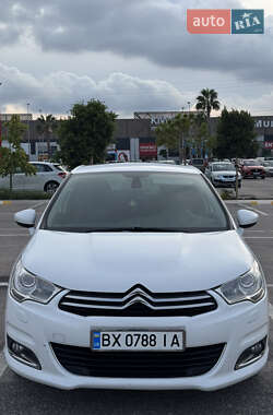 Хэтчбек Citroen C4 2012 в 