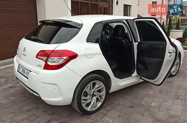 Хэтчбек Citroen C4 2012 в 
