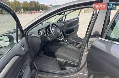 Хэтчбек Citroen C4 2016 в 