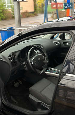 Хэтчбек Citroen C4 2011 в 