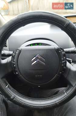 Хэтчбек Citroen C4 2008 в 