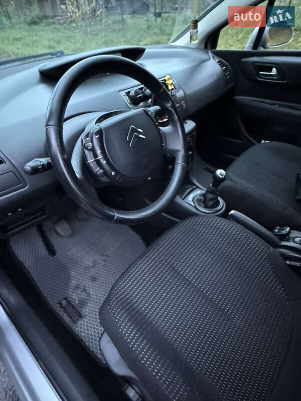 Хетчбек Citroen C4 2009 в Красилові