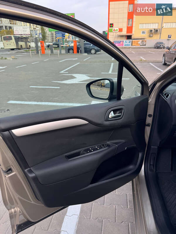 Хэтчбек Citroen C4 2011 в Киеве фото 12 Хэтчбек Citroen C4 2011 в Киеве