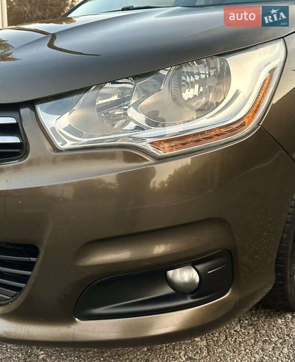 Хетчбек Citroen C4 2014 в Дніпрі