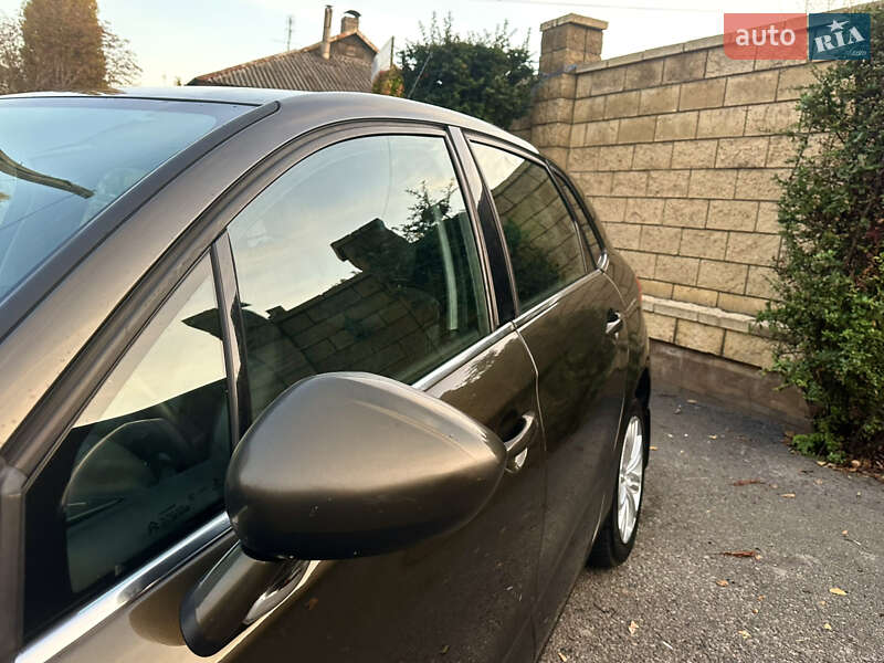 Хетчбек Citroen C4 2014 в Дніпрі