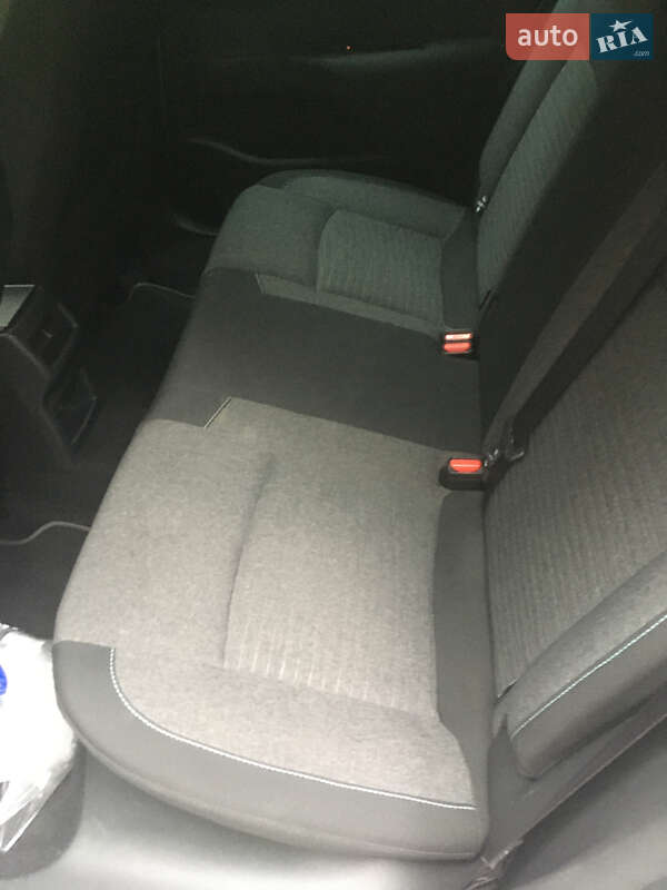 Хэтчбек Citroen C4 2015 в Хороле