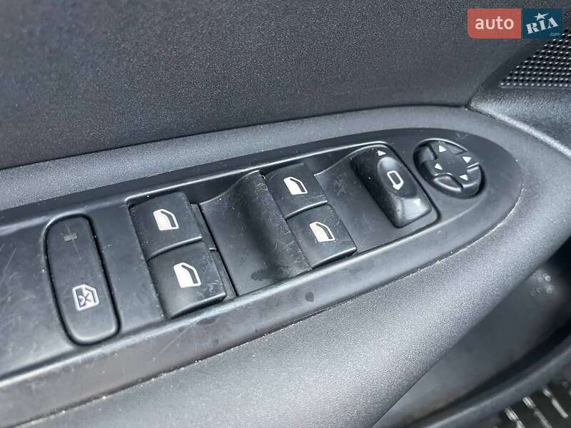 Хэтчбек Citroen C4 2013 в Киеве