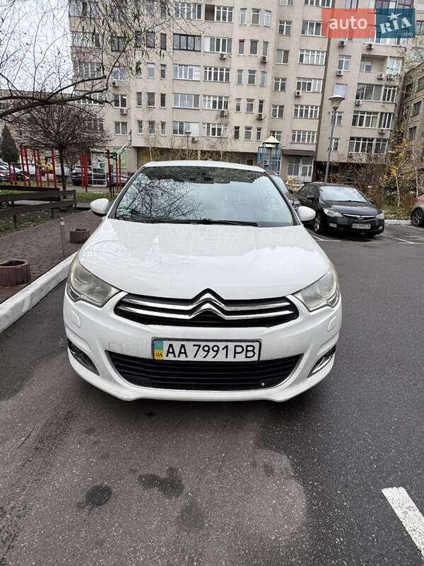 Хетчбек Citroen C4 2012 в Києві фото 4 Хетчбек Citroen C4 2012 в Києві