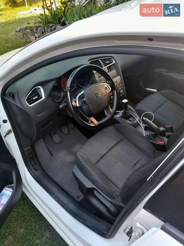 Хэтчбек Citroen C4 2014 в Смеле