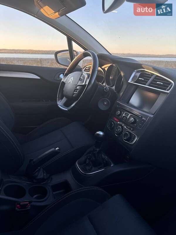 Хэтчбек Citroen C4 2012 в Киеве