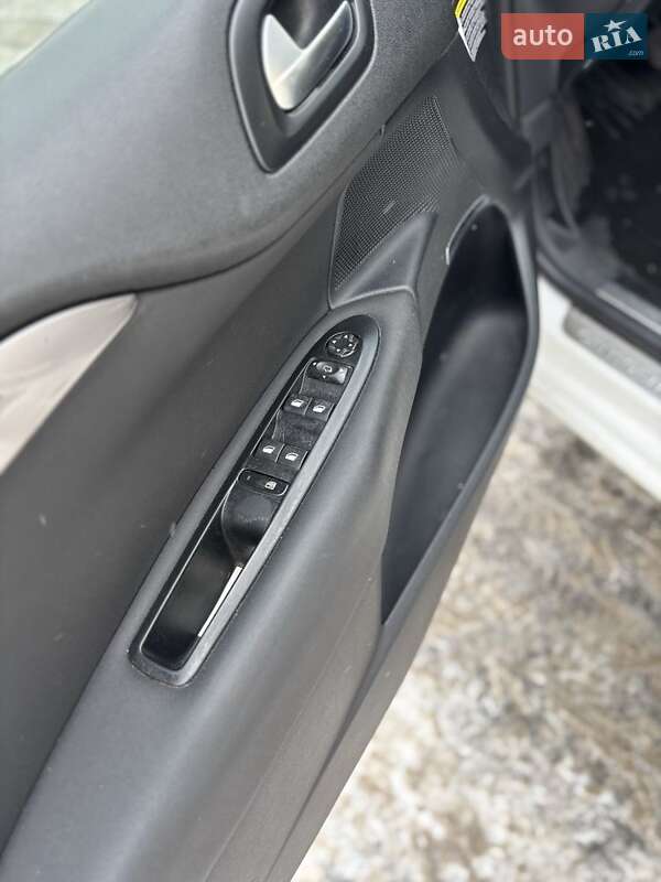 Хэтчбек Citroen C4 2012 в Киеве