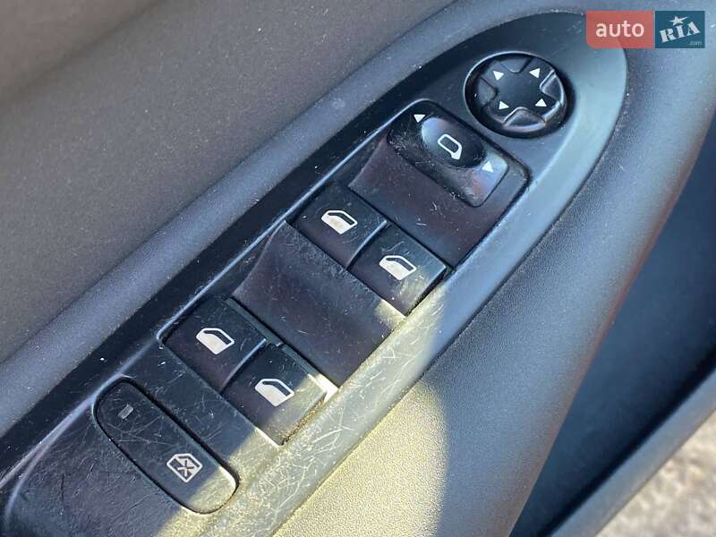 Хетчбек Citroen C4 2011 в Києві фото 19 Хетчбек Citroen C4 2011 в Києві