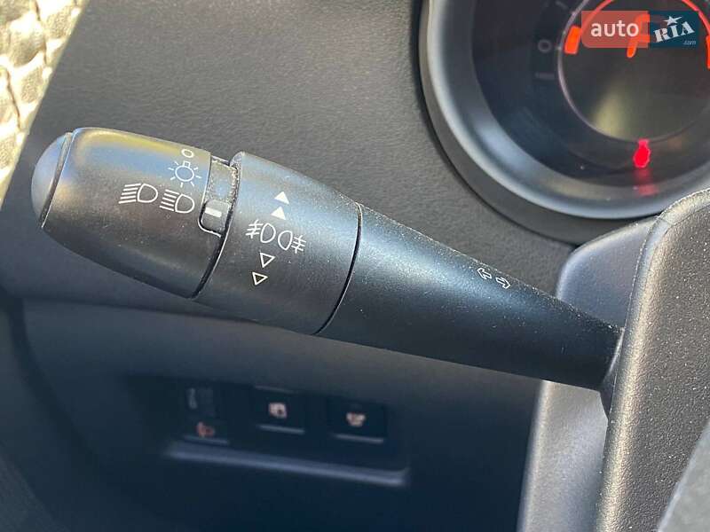 Хетчбек Citroen C4 2011 в Києві фото 21 Хетчбек Citroen C4 2011 в Києві