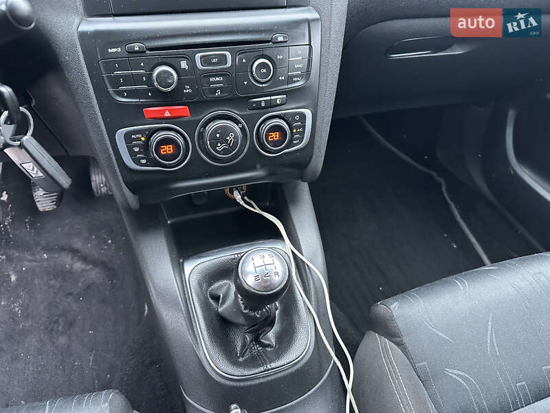 Хэтчбек Citroen C4 2013 в Черновцах фото 12 Хэтчбек Citroen C4 2013 в Черновцах