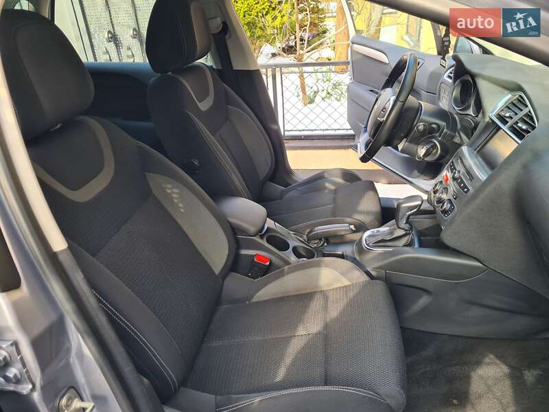 Хэтчбек Citroen C4 2016 в Львове