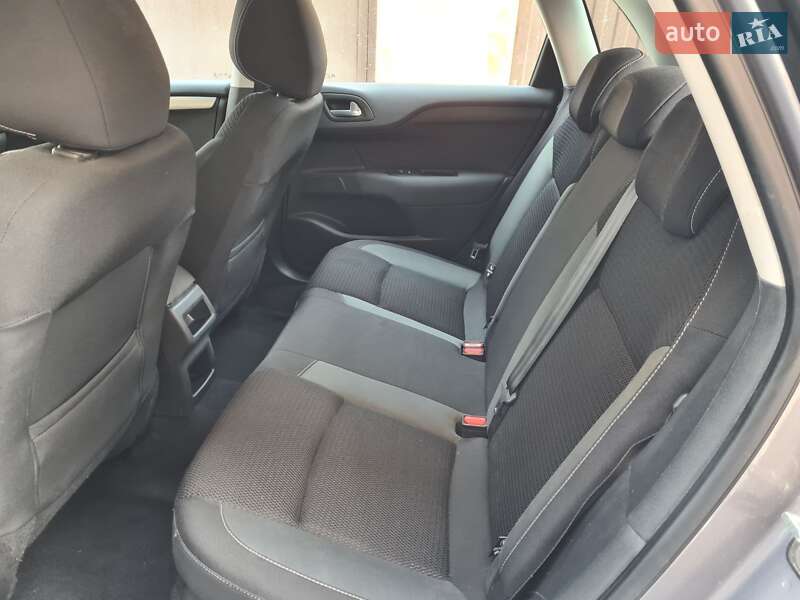 Хэтчбек Citroen C4 2016 в Львове