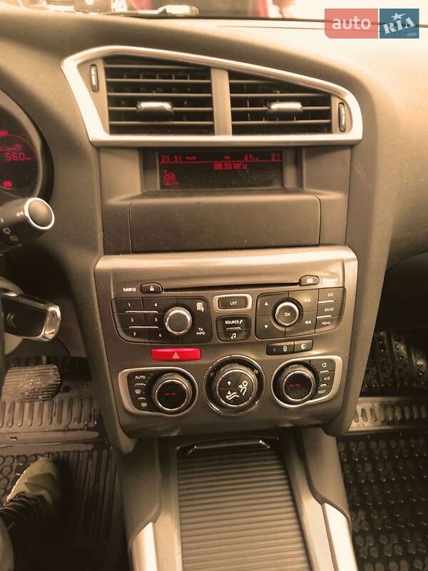 Хэтчбек Citroen C4 2012 в Выгоде фото 19 Хэтчбек Citroen C4 2012 в Выгоде