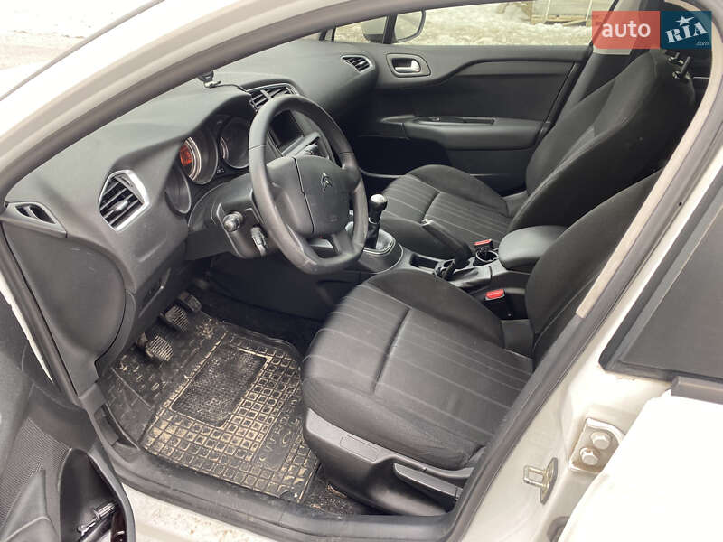 Хэтчбек Citroen C4 2011 в Святопетровское