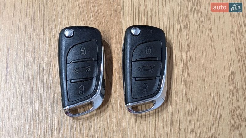 Хэтчбек Citroen C4 2013 в Львове