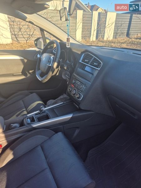 Хэтчбек Citroen C4 2014 в Киеве