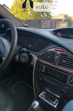 Седан Citroen C5 2003 в Корце