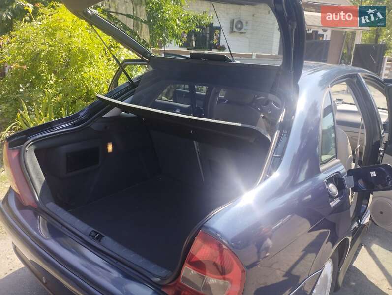 Седан Citroen C5 2001 в Горішніх Плавнях