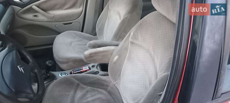 Седан Citroen C5 2000 в Мукачево