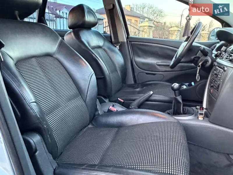 Citroen C5 2004 VIN VF7RCRFJC76603342 фото оголошення 34 з 88