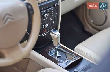 Седан Citroen C6 2010 в  фото 19 Седан Citroen C6 2010 в