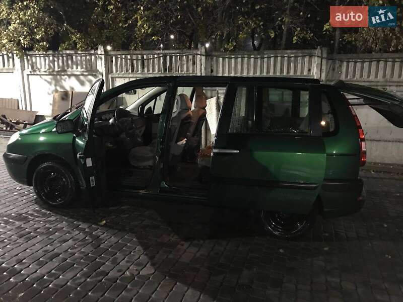 Минивэн Citroen C8 2003 в Баре фото 3 Минивэн Citroen C8 2003 в Баре