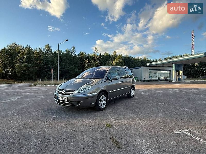 Мінівен Citroen C8 2010 в Сарнах