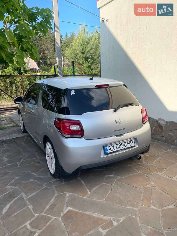 Хэтчбек Citroen DS3 2012 в 