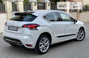 Хэтчбек Citroen DS4 2012 в 