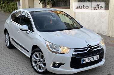Хэтчбек Citroen DS4 2012 в 