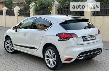 Хэтчбек Citroen DS4 2012 в 