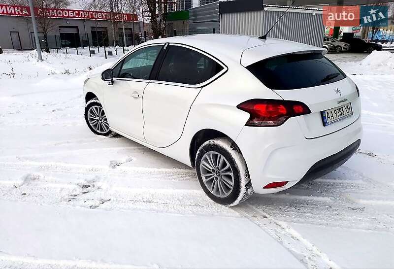 Хэтчбек Citroen DS4 2012 в Киеве