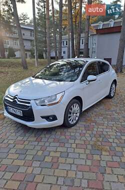 Хэтчбек Citroen DS4 2012 в 