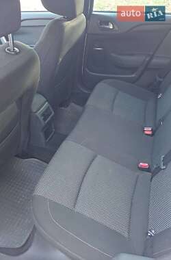 Хэтчбек Citroen DS4 2012 в 