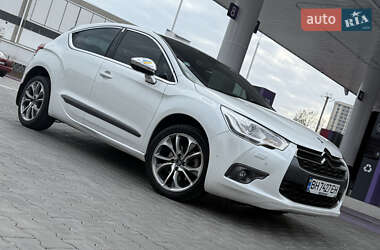 Хэтчбек Citroen DS4 2012 в 