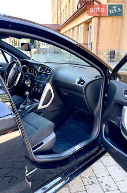 Хетчбек Citroen DS4 2012 в 